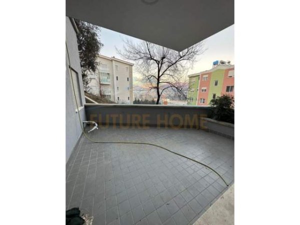 Tirane, shitet apartament Kati 2, 189 m² 250.000 Euro (Kopshti Botanik)