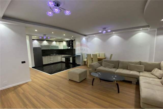 Tirane, jepet me qera apartament 2+1+BLK Kati 4, 124 m² 1.000 Euro