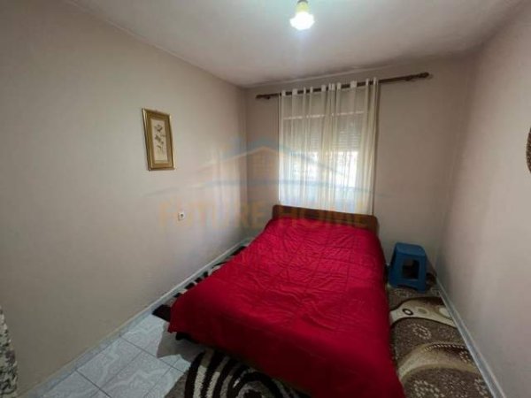 Korce, shitet apartament 2+1+BLK Kati 1, 80 m² 37.500 Euro (Lagjia 16, Korçë)