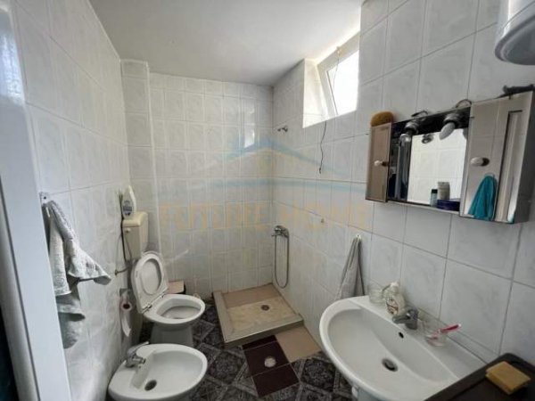 Korce, shitet apartament 2+1+BLK Kati 1, 80 m² 37.500 Euro (Lagjia 16, Korçë)