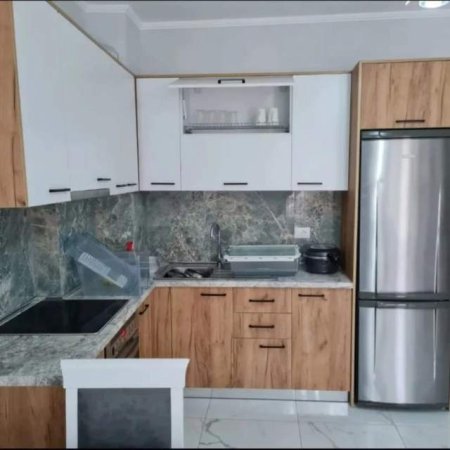 Tirane, jepet me qera apartament 1+1+BLK Kati 4, 67 m² 350 Euro (5 Maji)
