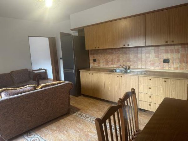 Tirane, jepet me qera apartament 2+1+BLK Kati 2, 50 m² 400 Euro (Don Bosko)