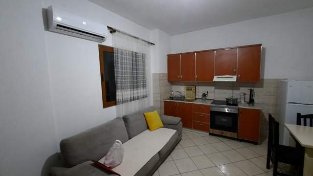 Tirane, jap me qera apartament Kati 3, 80 m² 22 Euro (Rruga gjon mili)
