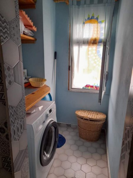 Tirane, jepet me qera apartament 2+1 Kati 2, 75 m² 330 Euro (Rr. Riza Cuka)