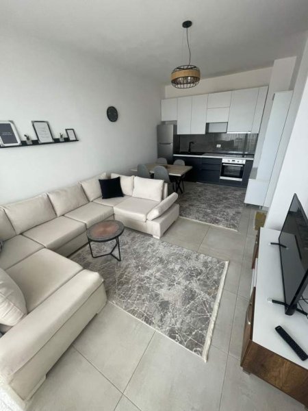 Tirane, jepet me qera apartament 1+1+BLK Kati 7, 80 m² 400 Euro (Rruga Kongresi i Manastirit)