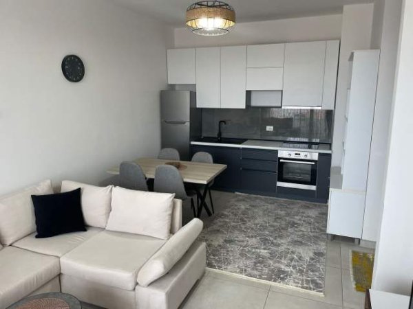 Tirane, jepet me qera apartament 1+1+BLK Kati 7, 80 m² 400 Euro (Rruga Kongresi i Manastirit)