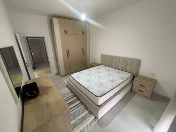 Tirane, jepet me qera apartament 1+1+BLK Kati 5, 65 m² 400 Euro (rruga Kongresi i Manastirit)