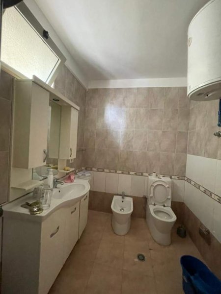 Tirane, jap me qera apartament 2+1+A Kati 2, 76 m² 450 Euro