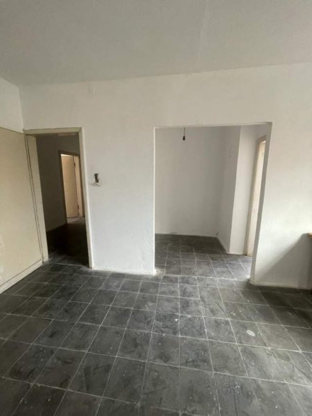 Tirane, shitet apartament 1+1 Kati 3, 55 m² 57.000 Euro (QSUT)