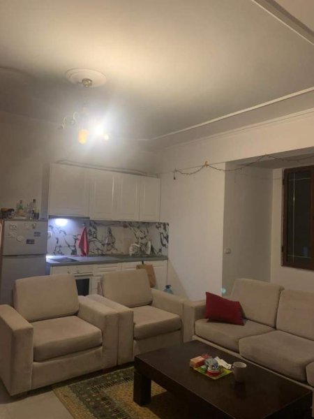 Tirane, jepet me qera apartament 2+1 Kati 2, 90 m² 320 Euro (Spitali Amerikan 3)