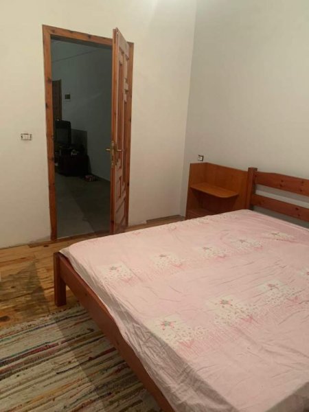 Tirane, jepet me qera apartament 2+1 Kati 2, 90 m² 320 Euro (Spitali Amerikan 3)