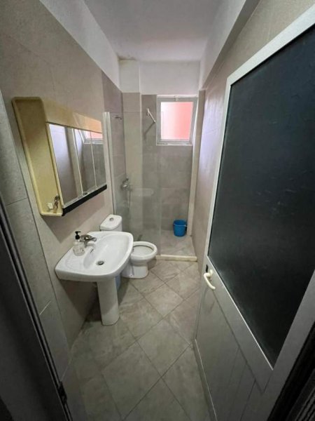 Tirane, jepet me qera apartament 2+1 Kati 2, 90 m² 320 Euro (Spitali Amerikan 3)