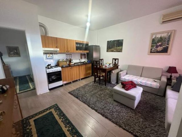 Tirane, jepet me qera apartament 1+1+BLK Kati 1, 55 m² 350 Euro (rruga Haxhi Brari)