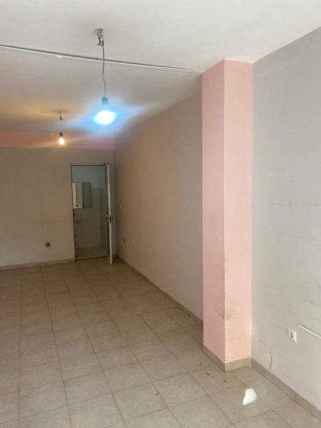 Tirane, jap me qera dyqan Kati 0, 24 m² 20.000 Leke (Dritan hoxha)