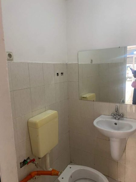 Tirane, jap me qera dyqan Kati 0, 24 m² 20.000 Leke (Dritan hoxha)