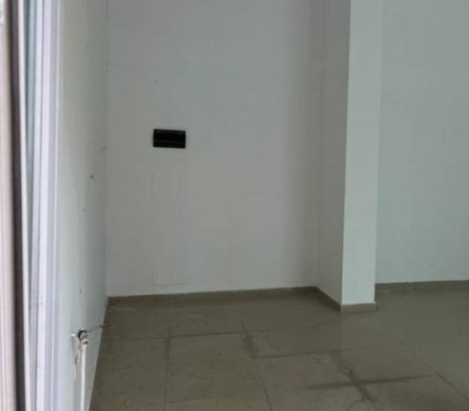 Tirane, jepet me qera dyqan Kati 0, 25 m² 30.000 Leke (JOHAN FON HAN)