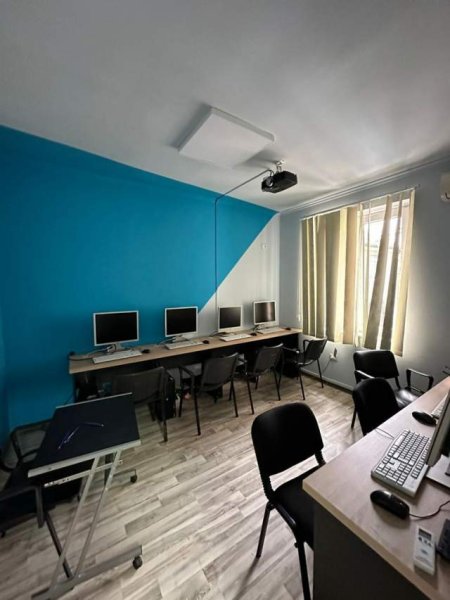 Tirane, jepet me qera zyre Kati 2, 100 m² 600 Euro (Myslym Shyri)