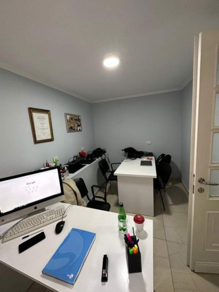 Tirane, jepet me qera zyre Kati 2, 100 m² 600 Euro (Myslym Shyri)