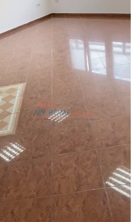 Tirane, jepet me qera zyre Kati 3, 106 m² 550 Euro (farmacia nr 10)