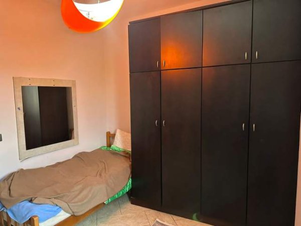 Tirane, ndarje qeraje me vajze apartament 2+1+BLK Kati 5, 85 m² 42.000 Leke (Xhavit Shyqyri Demneri)