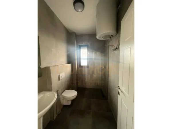 Shqiperi, apartament 3+1 Kati 2, 123 m² 550 Euro (Unaza E Re)