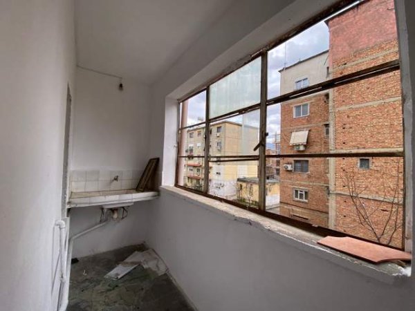 Tirane, shitet apartament 1+1 Kati 3, 55 m² 57.000 Euro (kinostudio)