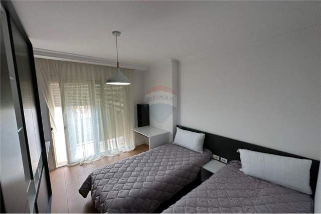 Tirane, jepet me qera apartament 2+1+BLK Kati 2, 80 m² 550 Euro