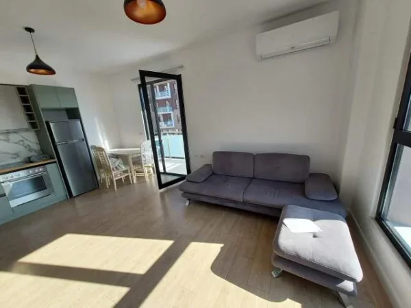 Tirane, jepet me qera apartament 3+1+BLK 75.000 Leke (LAPRAKE)