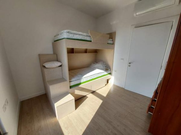 Tirane, jepet me qera apartament 3+1+BLK Kati 8,  110 m² 65.000 Leke (LAPRAKE)