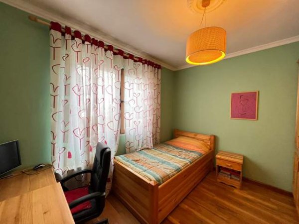 Tirane, jepet me qera apartament 3+1+BLK Kati 4, 150 m² 900 Euro (Rruga e Kavajes)