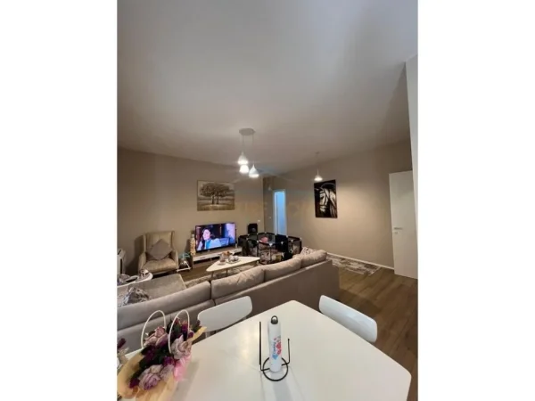 Tirane, shitet apartament 2+1+Ballkon Kati 5, 121 m² 365.000 € (Kompleksi Delijorgji, Tiranë)