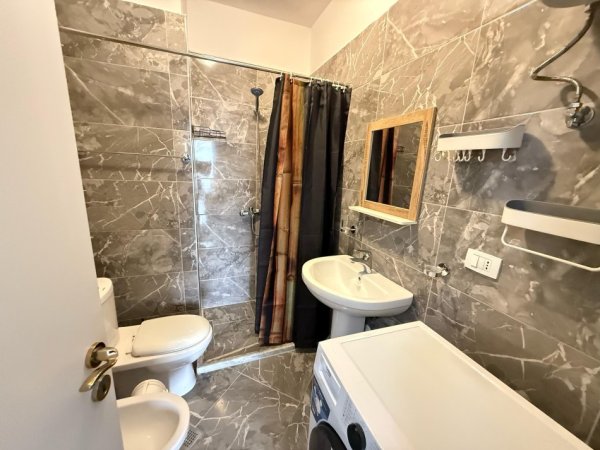 Tirane, jepet me qera apartament 2+1 Kati 8, 100 m² 600 € (Ndre mjeda)