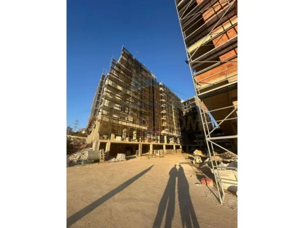 Tirane, shitet apartament 1+1 Kati 8, 67 m² 88.734 € (Rruga UNAZA MADHE ,Paskuqan)