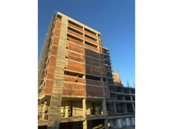 Tirane, shitet apartament 1+1 Kati 8, 67 m² 88.734 € (Rruga UNAZA MADHE ,Paskuqan)