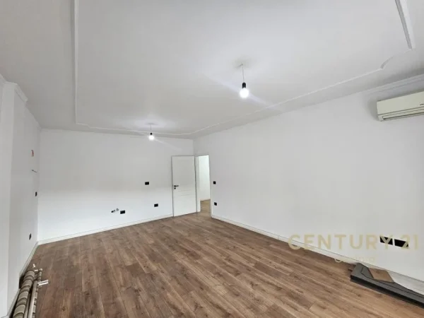 Tirane, shitet apartament Kati 3, 101 m² 155.000 € 