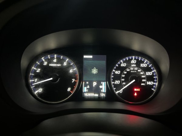 Tirane, shes makine Mitsubishi Outlander 2.4 Benzinë – 4x4 | Full Opsion Benzin, e bardhë automatik Klima 162.000 km 9.800 €