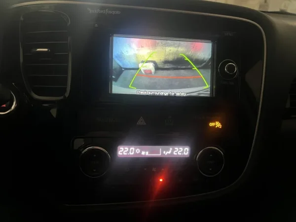 Tirane, shes makine Mitsubishi Outlander 2.4 Benzinë – 4x4 | Full Opsion Benzin, e bardhë automatik Klima 162.000 km 9.800 €