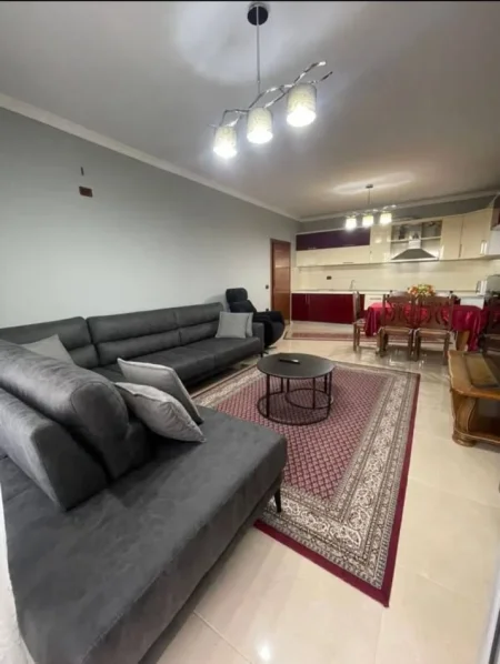 Tirane, jepet me qera apartament 1+1 Kati 6, 60 m² 500 € (Kinostudio, prane "Stacionit te Policise Rrugore")