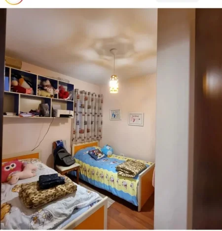 Tirane, jepet me qera apartament 2+1+Ballkon Kati 5, 90 m² 500 € (Ish Fusha E Aviacionit)