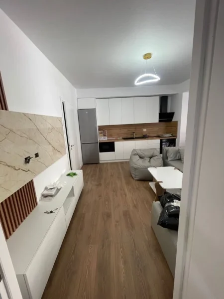 Tirane, jepet me qera apartament 2+1 Kati 1, 80 m² 700 € (Zogu Zi, prane Ring Center)
