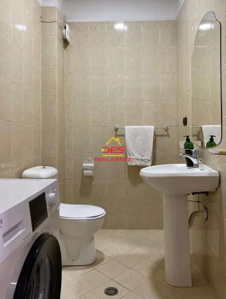 Vlore, shitet apartament 3+1+Ballkon Kati 2, 156 m² 230.000 € (Rruga Sadik Zotaj)