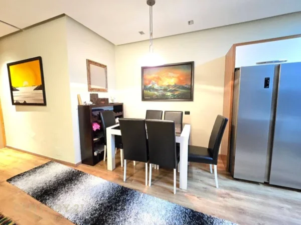 Tirane, shitet apartament 2+1 Kati 8, 117 m² 180.000 € (Ish tregu Elektrik)