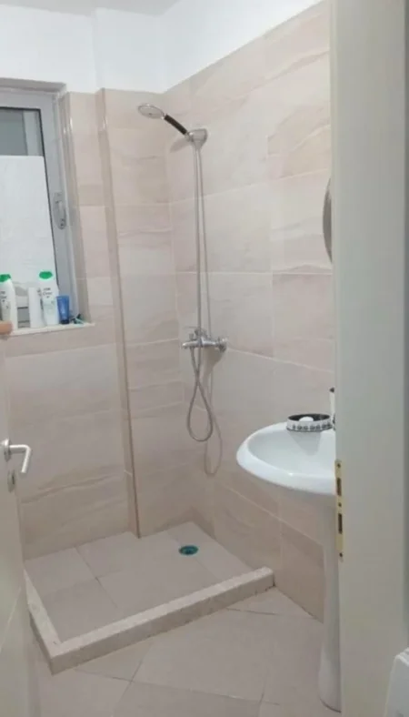 Tirane, shitet apartament 1+1+Ballkon Kati 5, 79 m² 95.000 € (Fresk)