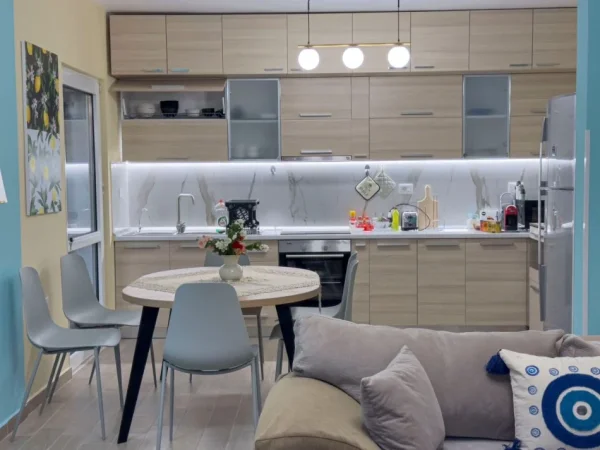 Tirane, jepet me qera Vile 2 Katshe , 520 m² 1.000 € (rruga fuat toptani)