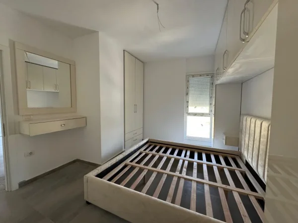 Tirane, jap me qera apartament 1+1 Kati 2, 60 m² 400 € (rruga Pasho hysa)