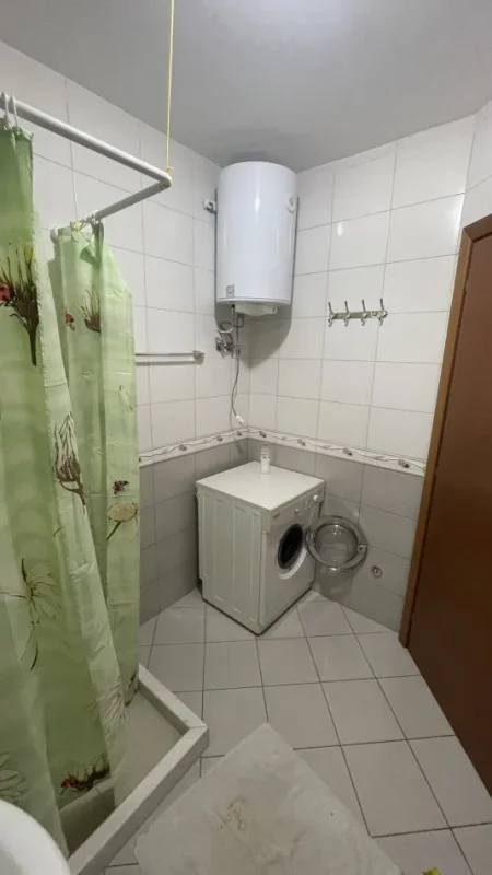 Tirane, jepet me qera apartament 2+1 Kati 5, 114 m² 500 € 