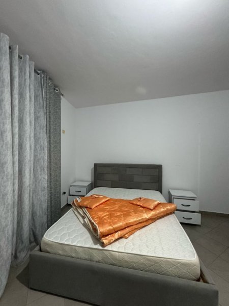Tirane, jepet me qera apartament 2+1+Ballkon Kati 3, 104 m² 450 € (Rruga Leonardi Frroku/ Astir)