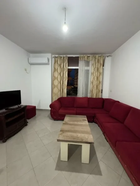 Tirane, jepet me qera apartament 2+1+Ballkon Kati 3, 104 m² 450 € (Rruga Leonardi Frroku/ Astir)