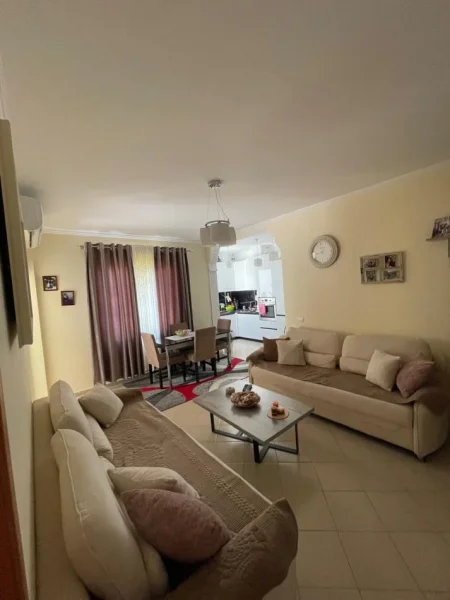 Tirane, shitet apartament 1+1 Kati 5, 58 m² 80.000 € (Shitet Super Apartament 1+1 ne Fresk (Rruga e Thesarit).)