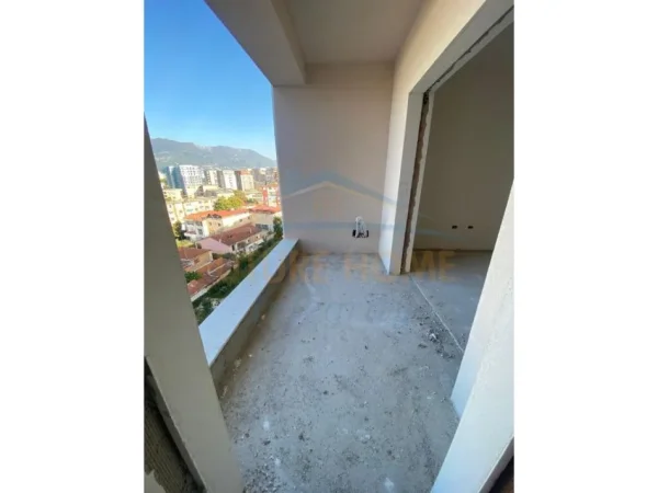 Tirane, shitet apartament 2+1+Aneks+Ballkon Kati 7, 103 m² 149.640 € (Aura, Laprake)